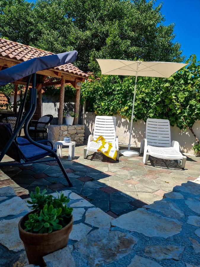 Guesthouse Dila Galovac  Exterior foto