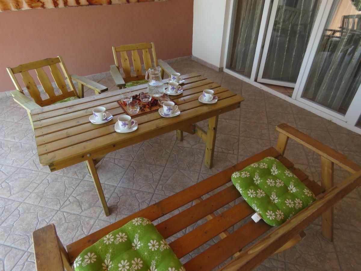 Guesthouse Dila Galovac  Exterior foto